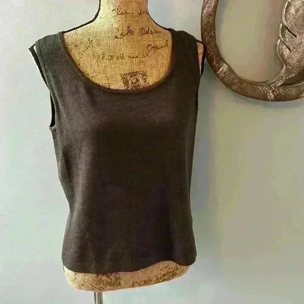 St.John signature knit tank Brown size M